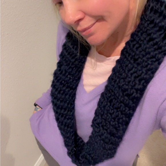 Chic Navy Knit Scarf
